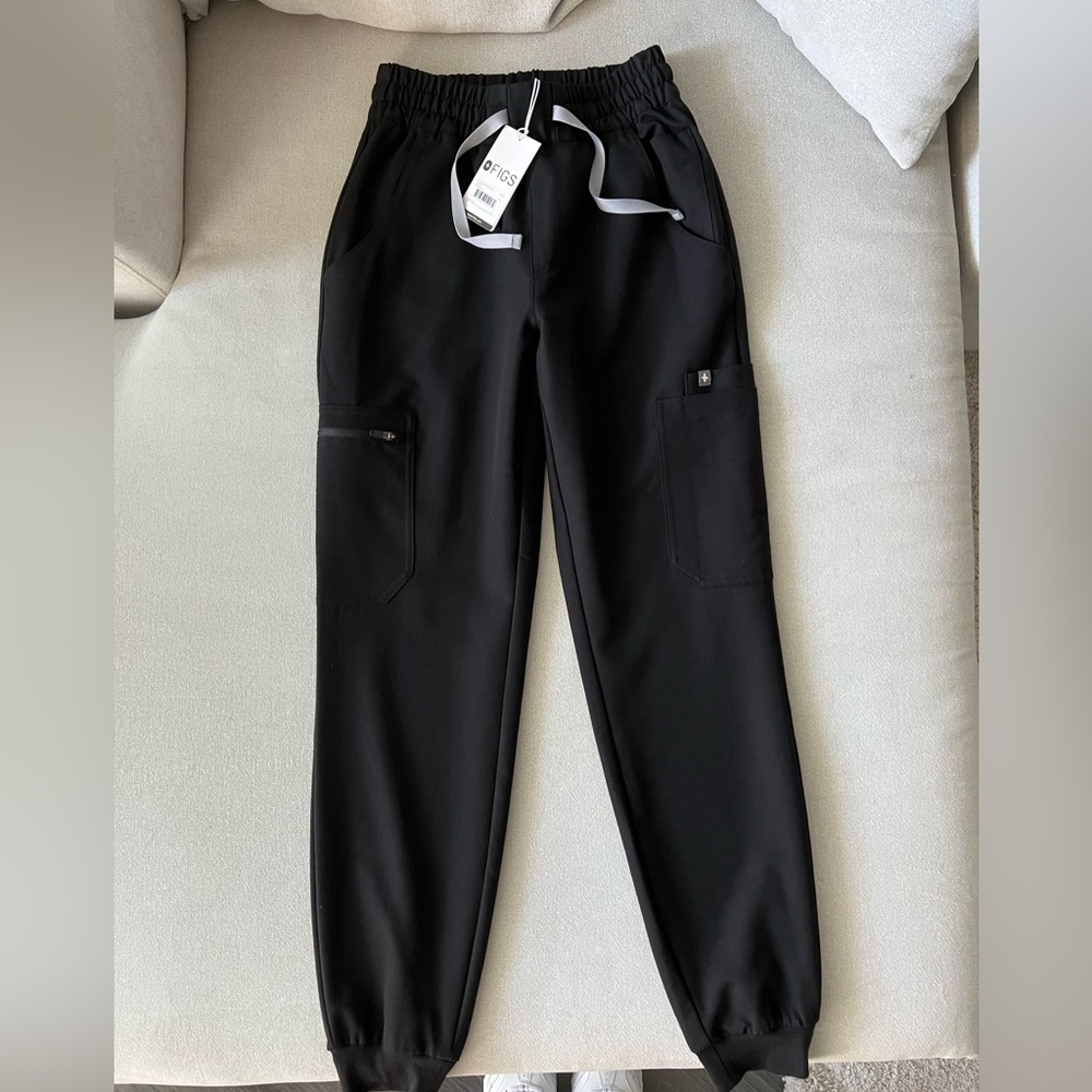 NWT FIGS High Waisted Uman Relaxed Jogger Scrub Pants in Black (XXS Regular)